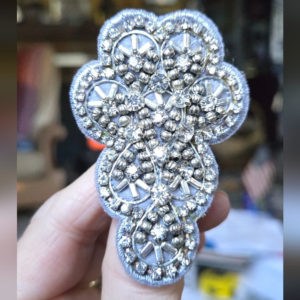 Elegant Silver Embellished hand beaded hair clip - Picture 2 of 4